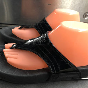 Trim Step Black Leather Flip-Flop Sandals Size 9